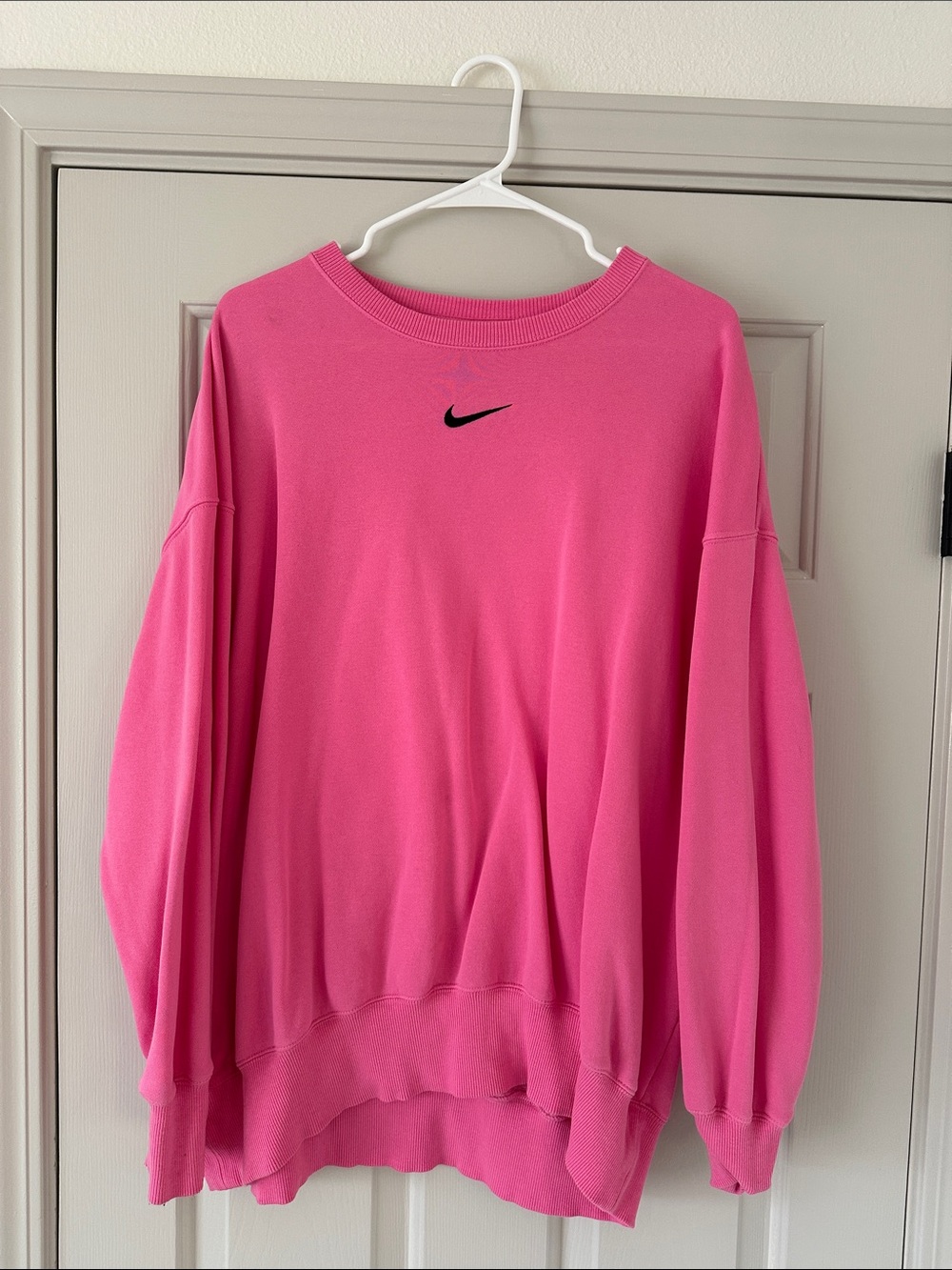 Nike Hot Pink crewneck Nike 80% cotton